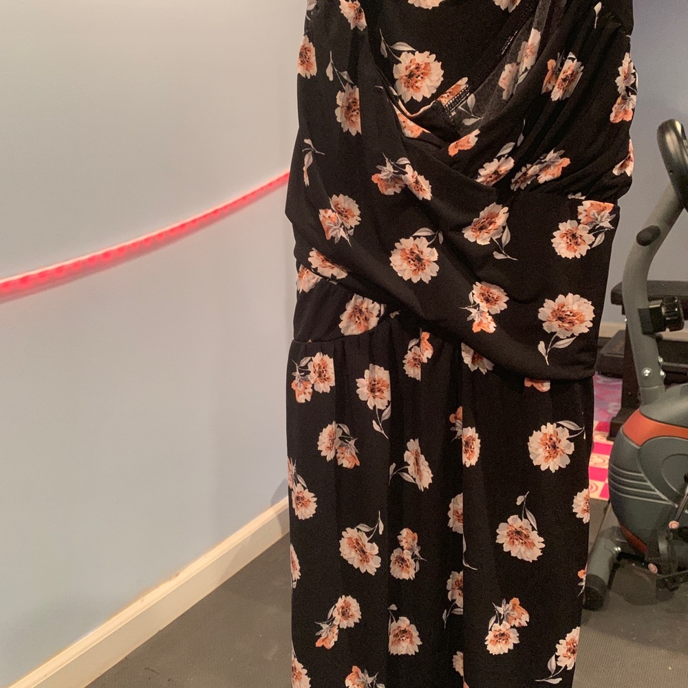 Sleeveless flower shirt